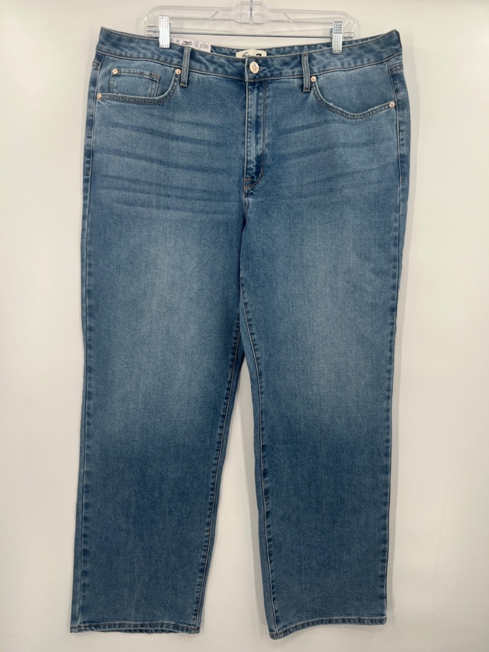 Size 16  Seven7  Women’s Straight Jeans in Medium Blue Wash